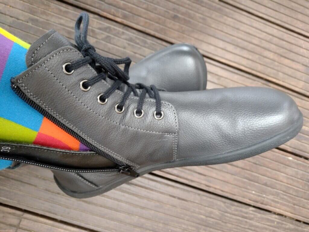 Obuté Barefoot kotníkové boty Be Lenka Nord – Charcoal pohled ze strany